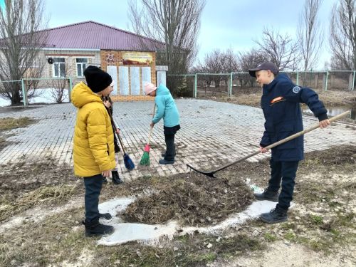 Һәйкәлләрне тәртиптә тоту – безнең изге бурычыбыз: Акъегет авылында өмә узды