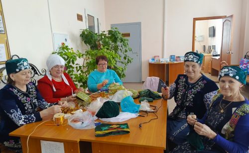 Үз кулыбыз белән калфак: Олы Яке мәдәният йортында осталык дәресе узды