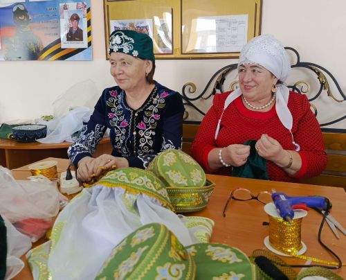Үз кулыбыз белән калфак: Олы Яке мәдәният йортында осталык дәресе узды