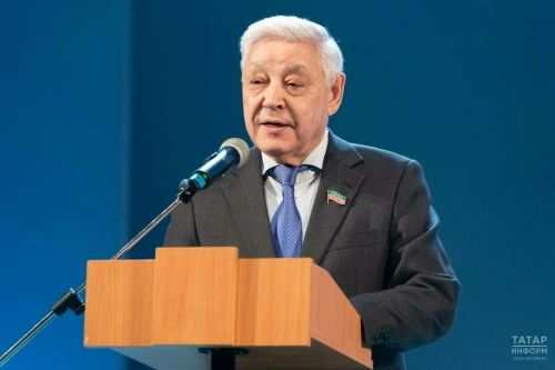 Фәрит Мөхәммәтшин: «Туган тел укытучысы – милләтнең киләчәгенә нигез салучы»