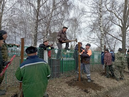 Күгәй авылында Морза урамы зиратын төзекләндерә башладылар