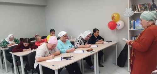 Бишнә китапханәсендә «Татарча диктант» акциясе кысаларында матур һәм мәгънәле чара узды