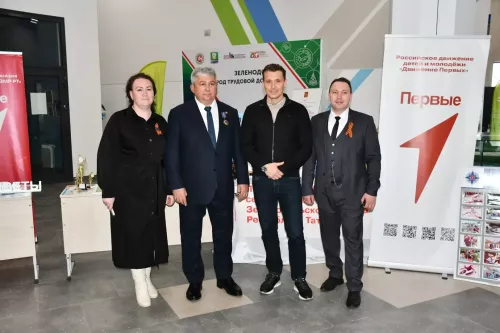 Яшел Үзәндә «Зурларча аралашу» уза: район башлыгы Михаил Афанасьев балалар белән ачык диалогка чыга