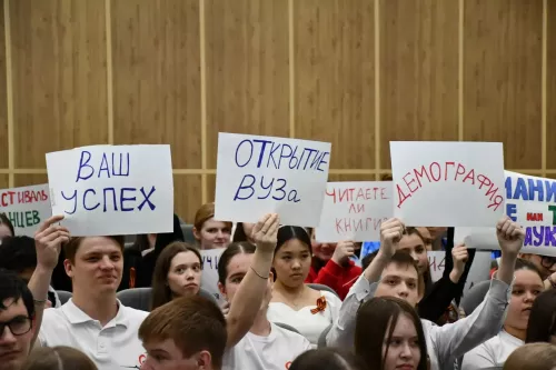 Яшел Үзәндә «Зурларча аралашу» уза: район башлыгы Михаил Афанасьев балалар белән ачык диалогка чыга
