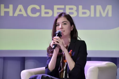 Яшел Үзәндә «Зурларча аралашу» уза: район башлыгы Михаил Афанасьев балалар белән ачык диалогка чыга