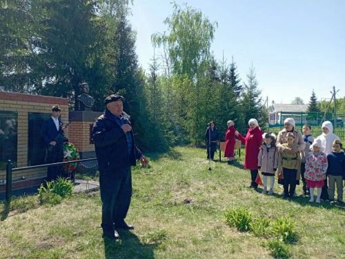 Бөек Җиңүнең 81 еллыгы: Күгәй авылында узган митинг хәтер һәм горурлык бәйрәменә әверелде