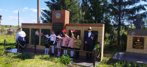 Бөек Җиңүнең 81 еллыгы: Күгәй авылында узган митинг хәтер һәм горурлык бәйрәменә әверелде