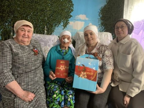 4 каһарман апа: Олы Ачасырда тыл ветераннарын бүләкләделәр