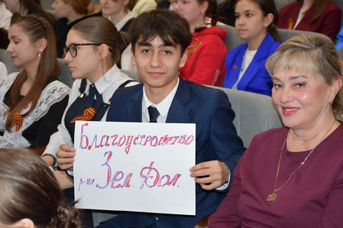 «Космодром гына сорамагыз»: Яшел Үзән башлыгының балалар белән ихлас әңгәмәсе
