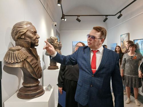 ПОЗиС открыл очередную выставку «От живописи… До скульптуры»