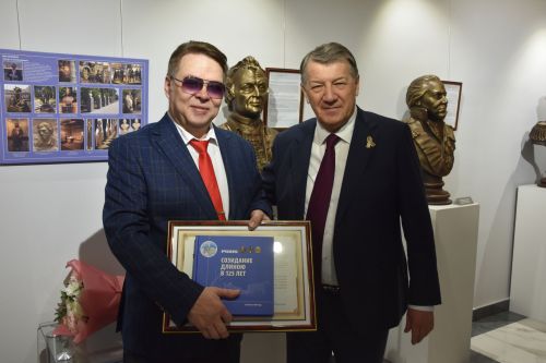 ПОЗиС открыл очередную выставку «От живописи… До скульптуры»