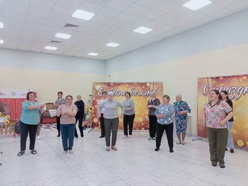 Яшел Үзән районында өлкәннәр бии: сызыклы бию дәресләре зур популярлык казанган
