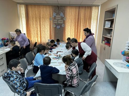Гаилә — тормышның иң зур байлыгы: Татар Танае мәдәният йортында рәсем ясау чарасы узды
