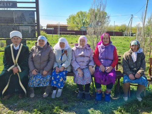 Татар Наратлысында «Сугыш чоры балалары» истәлек такталары һәм Дан аллеясы ачылды