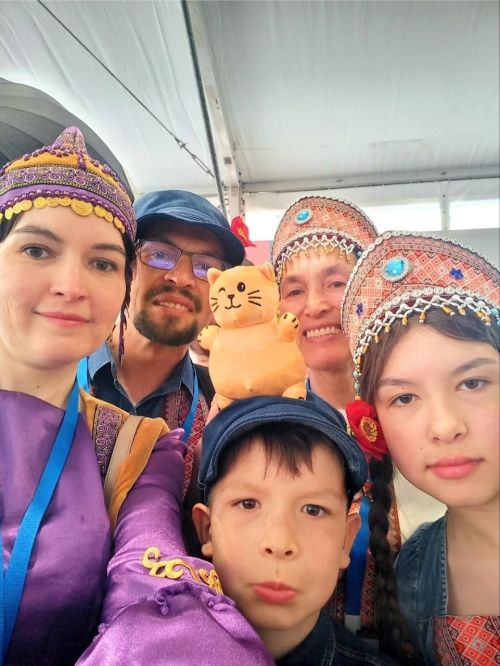 «Безнең гаиләдә шулай»: Яшел үзәнлеләр «Это у нас семейное» конкурсының финалына чыгу мөмкинлеге өчен көрәште