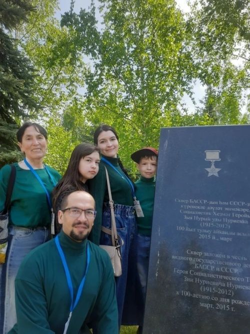 «Безнең гаиләдә шулай»: Яшел үзәнлеләр «Это у нас семейное» конкурсының финалына чыгу мөмкинлеге өчен көрәште