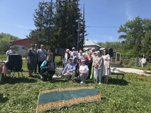 Карашәм авылында күренекле язучы, журналист Фаил Шәфигуллин истәлегенә мемориаль такта ачылды