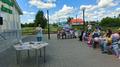 Су буенда хәвефсезлек: Мулла Иле мәдәният йорты каршында балалар белән танып-белү чарасы узды