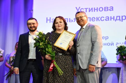 Ак халатлы фәрештәләр: Бүген Яшел Үзәндә медицина хезмәткәрләрен котладылар