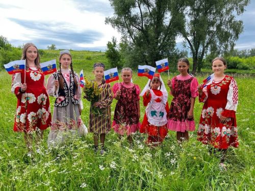 Россия көне белән!