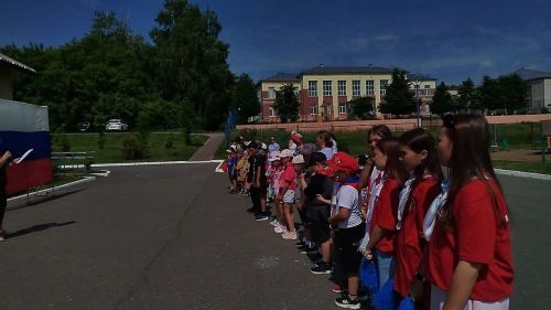 Норлатның «Ромашка» лагеренда Россия көненә багышланган патриотик бәйрәм узды