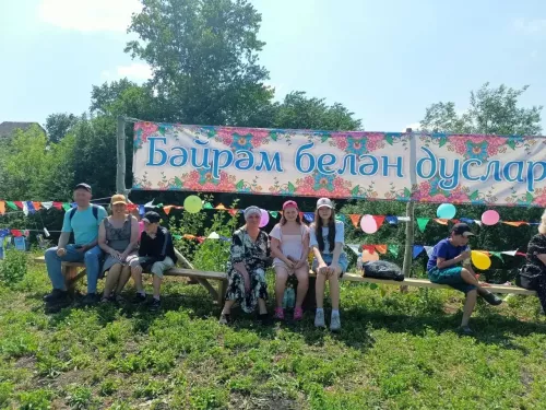Батырларны хөрмәтләү, җыр-моң һәм шигырьләр: Олы Шырданда Авыл көне узды