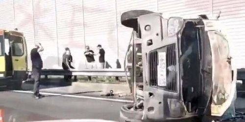 Татарстанның М-7 трассасында кешеләр белән «Газель» әйләнеп капланган
