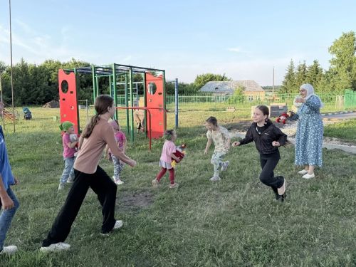 Күгәй авылында балалар өчен «Әй, уйныйбыз, уйныйбыз» күңел ачу программасын оештырдылар