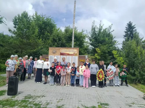 Бакырчы авылы «Бер минут тынлык» һәм «Хәтер шәме» акцияләренә кушылды