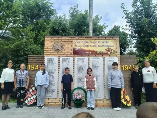 Бакырчы авылы «Бер минут тынлык» һәм «Хәтер шәме» акцияләренә кушылды