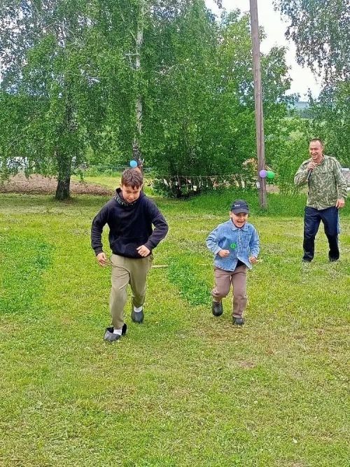 Олы Шырдан авылы мәдәният йортында «Балалар күңелле яшиләр» дигән балалар Сабантуе үтте