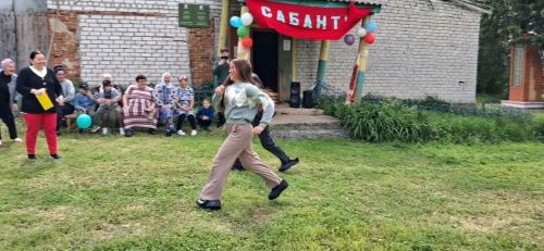 Олы Шырдан авылы мәдәният йортында «Балалар күңелле яшиләр» дигән балалар Сабантуе үтте