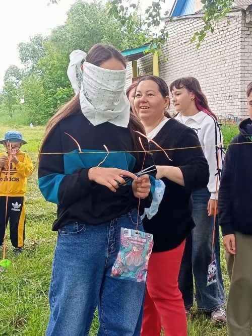 Олы Шырдан авылы мәдәният йортында «Балалар күңелле яшиләр» дигән балалар Сабантуе үтте