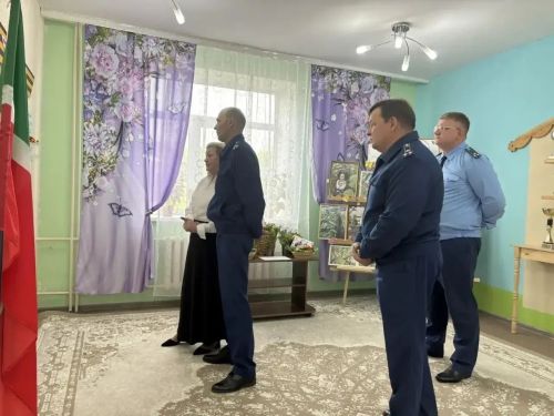 Норлат балалар йортында прокуратура вәкилләре һәм тәҗрибәле педагоглар белән очрашу узды