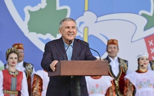 Рөстәм Миңнеханов татарстанлыларны Сабантуй белән котлады