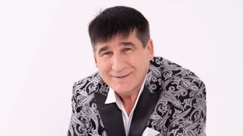 Җәвит Шакиров социаль челтәрләрдә үзләренең искиткеч матур бакчаларын күрсәтте