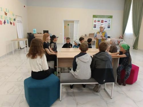 «Светофорның каникулы юк»: Олы Ачасырда юл хәрәкәте кагыйдәләре буенча белем бирү чарасы узды
