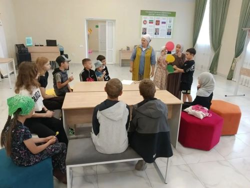 «Светофорның каникулы юк»: Олы Ачасырда юл хәрәкәте кагыйдәләре буенча белем бирү чарасы узды