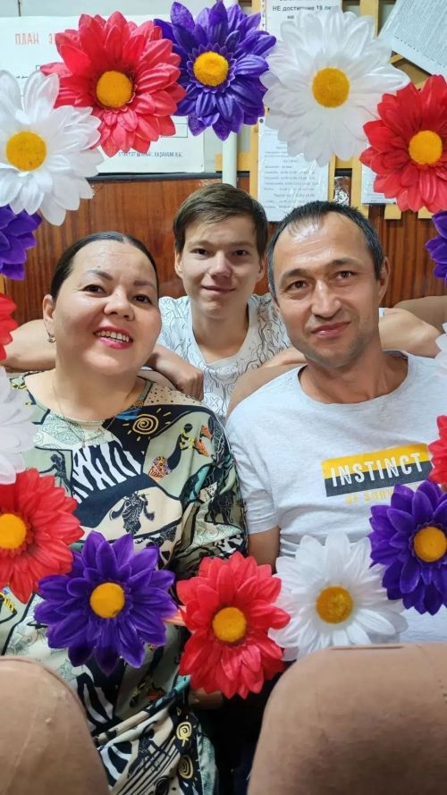 Олы Шырдан мәдәният йортында 58 ел бергә яшәгән парларны һәм күпбалалы гаиләләрне хөрмәтләделәр