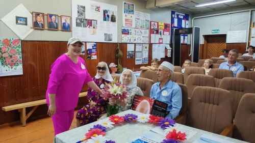 Олы Шырдан мәдәният йортында 58 ел бергә яшәгән парларны һәм күпбалалы гаиләләрне хөрмәтләделәр