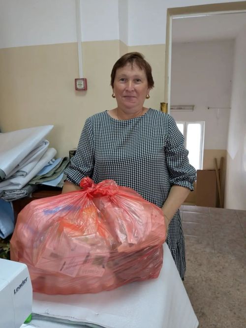 «Өмет» волонтерлар штабы кыр госпитале өчен ярдәм тапшырды