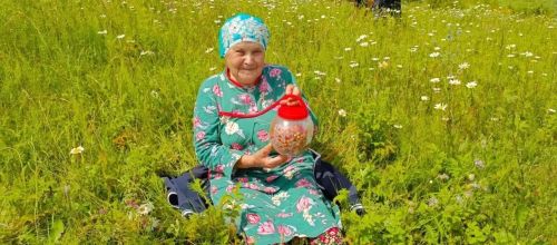 Җәй уртасы, туган көн һәм дару үләннәре: «Хәзинә» коллективы табигать кочагында