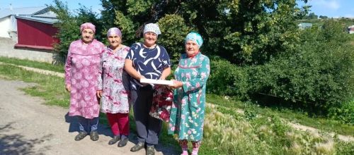 Җәй уртасы, туган көн һәм дару үләннәре: «Хәзинә» коллективы табигать кочагында