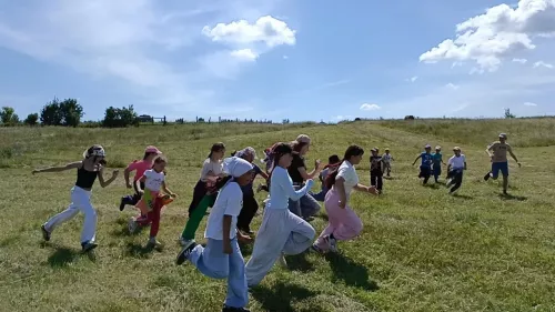 Бакырчы мәдәният йорты хезмәткәрләре балалар өчен махсус фольклор сәгате оештырды