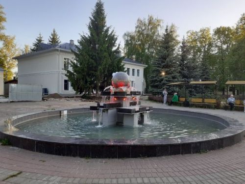 Шәһәр паркларындагы фонтаннар коену өчен каралмаган!