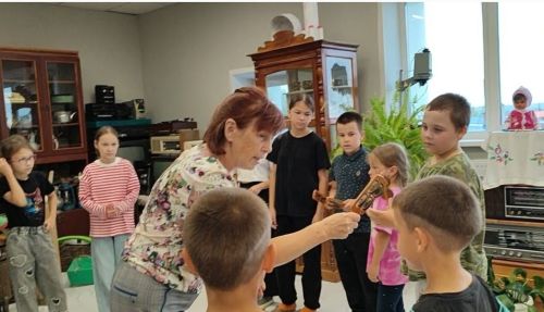 Бишнә мәдәният йортында Фольклор иленә сәяхәт кылдылар