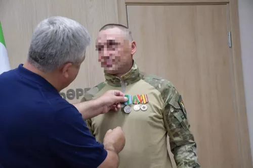 Михаил Афанасьев МХОда катнашучы «Хәмит» позывнойлы якташыбыз белән очрашты