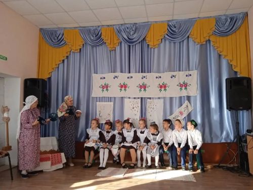 Бибигайшә Нәҗиева чиккән сөлгеләргә 60 ел