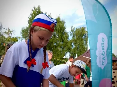 Шәһәр күлендәге «Ракушка» сәхнәсе янында «Күрше Фабрикасы» проектының чираттагы воркшопы узды