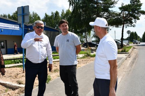 Михаил Афанасьев Яшел Үзәндә юллар төзекләндерү эшләре барышы белән танышты